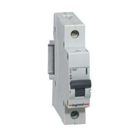 Legrand B 32A kismegszakító