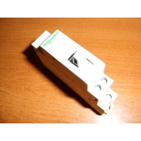 Schneider 18073 CM 20A váltókapcsoló